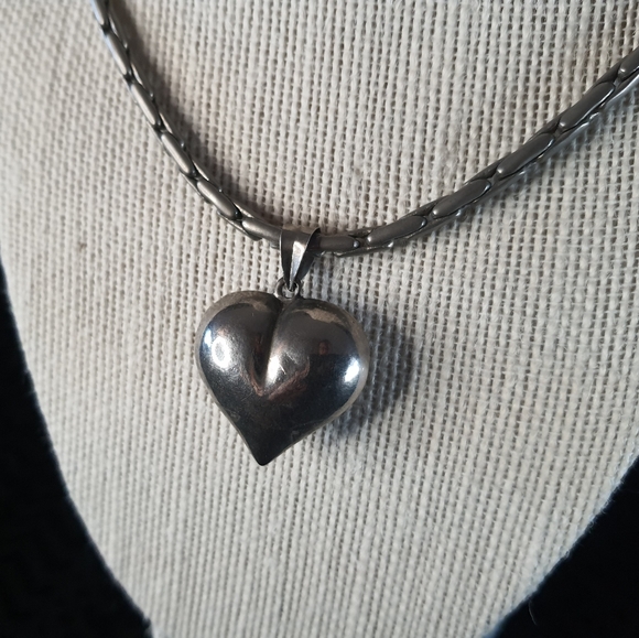 Vintage Venetian Chain & Puffy Heart - Picture 4 of 6